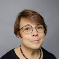 Прозорова Марина